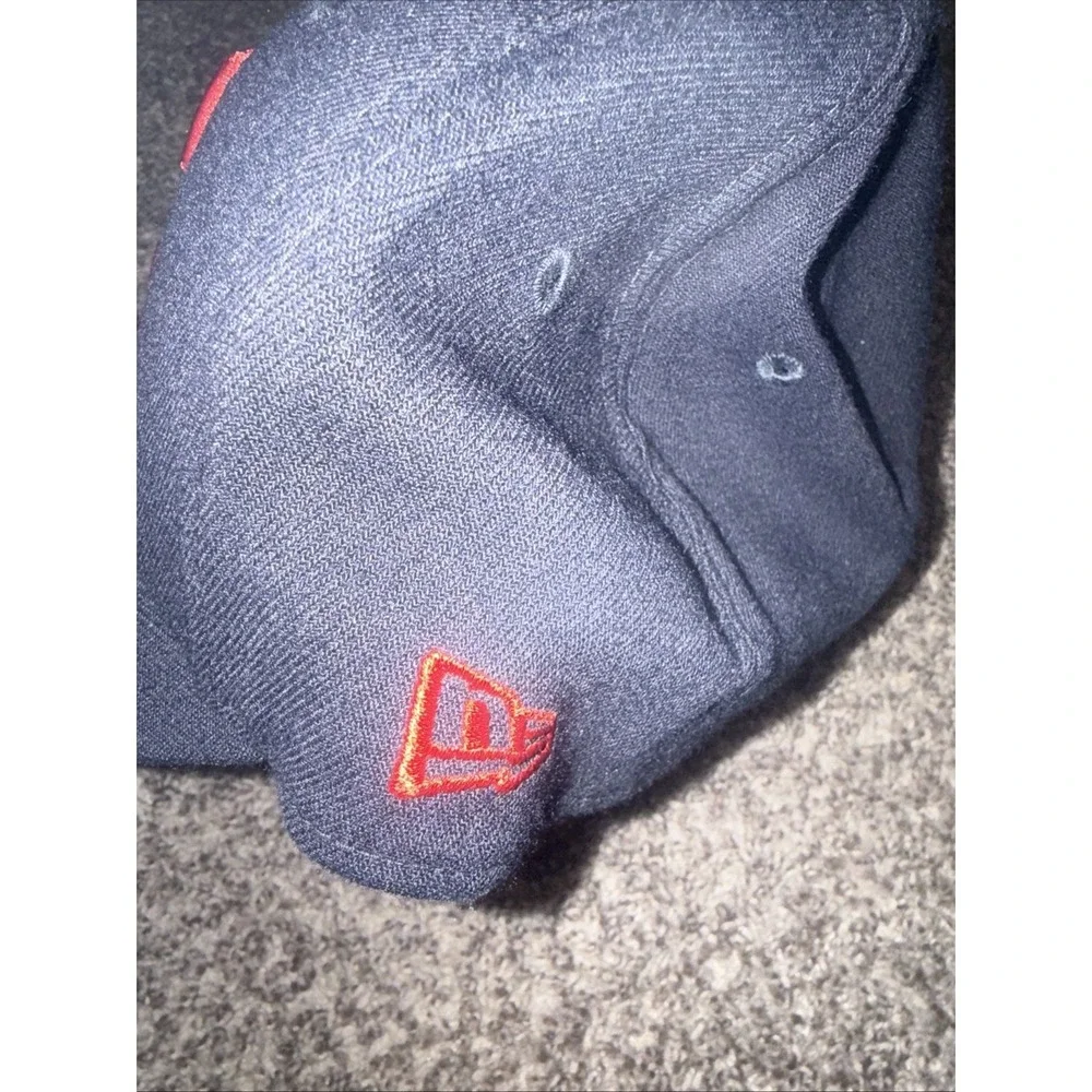 Cleveland Indians New Era 39‎ Thirty Adjustable Hat M/L W/Defect No Top Button